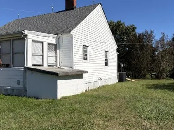 57 Burge Ln, Stuart, VA 24171