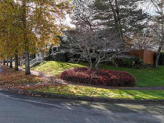 4th image of 2185 Palisade Boulevard