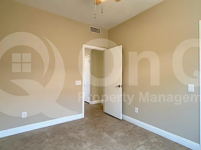 3211 E Behrend Dr — Photo 21