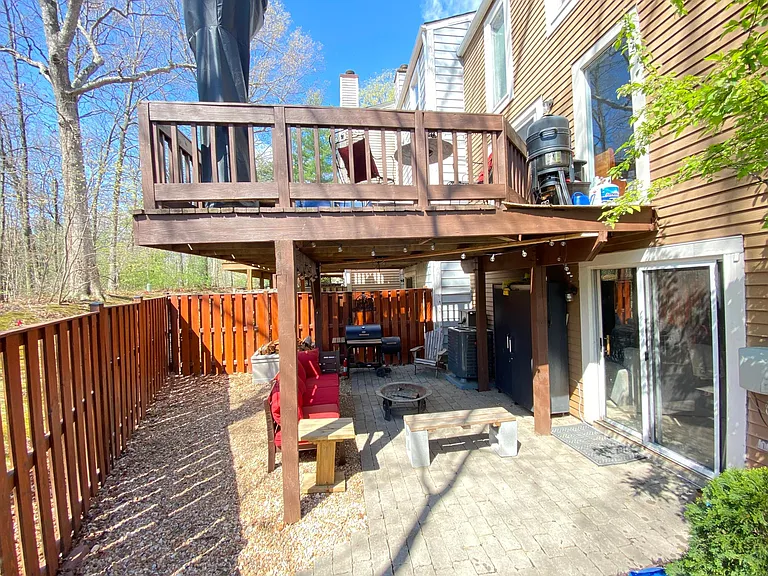 11289 Silentwood Ln — Photo 15