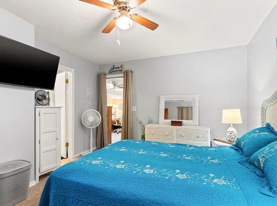 1324 Cambridge Dr