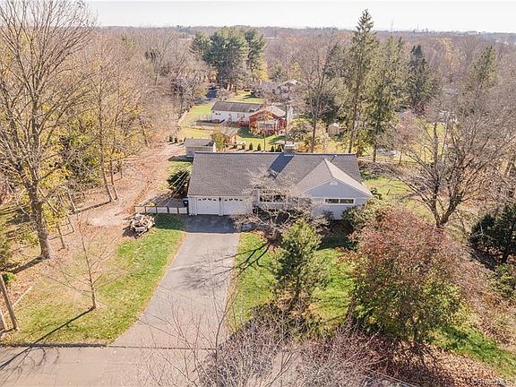 2nd image of 25 Greenfield Dr