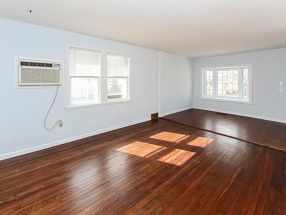 5th image of 44 E Collingswood Ave Floor 1