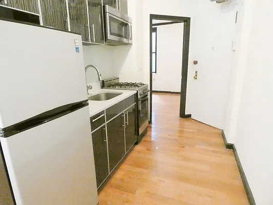 Rented by Compass | media 10