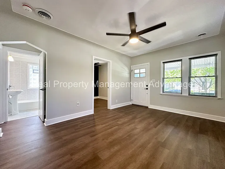 2128 Romeo St — Photo 6
