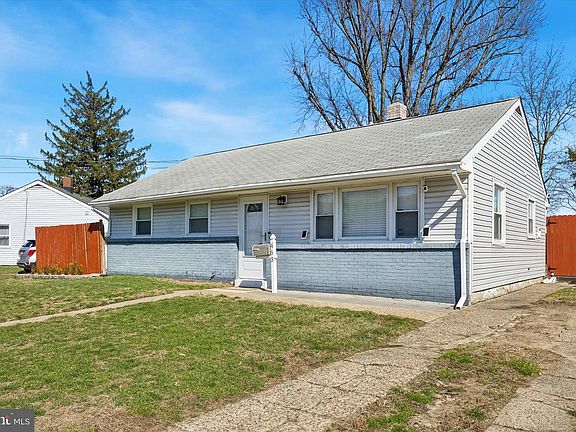 4th image of 463 Colonial Rd