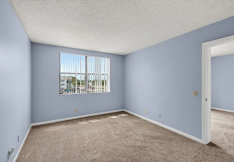 724 Executive Center Dr #31 — Photo 12