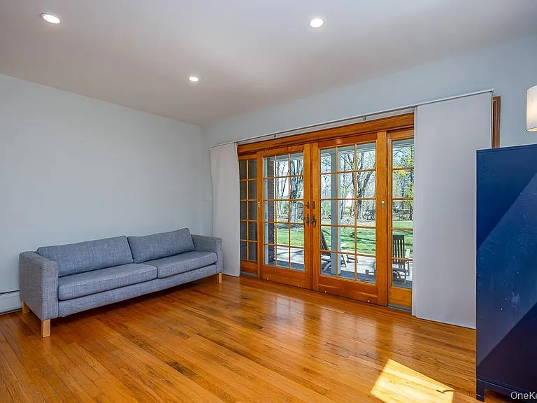644 Gilbert Ave — Photo 9