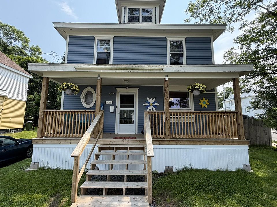 1st image of 470 Pleasant St