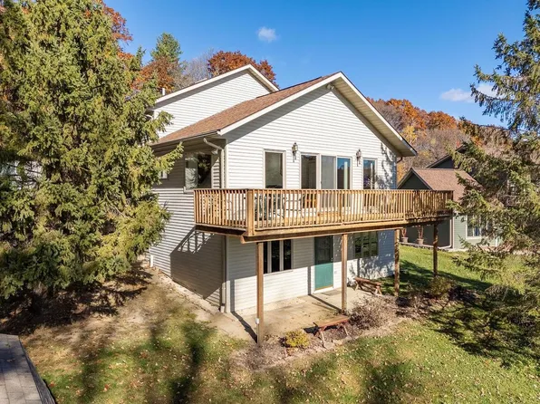 E4627 Jay Court, La Valle, WI 53941