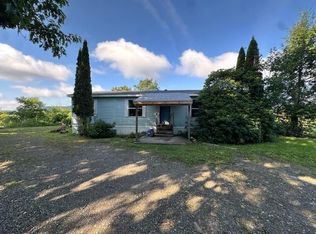 11621 Black Lock Rd, Naples, NY 14512