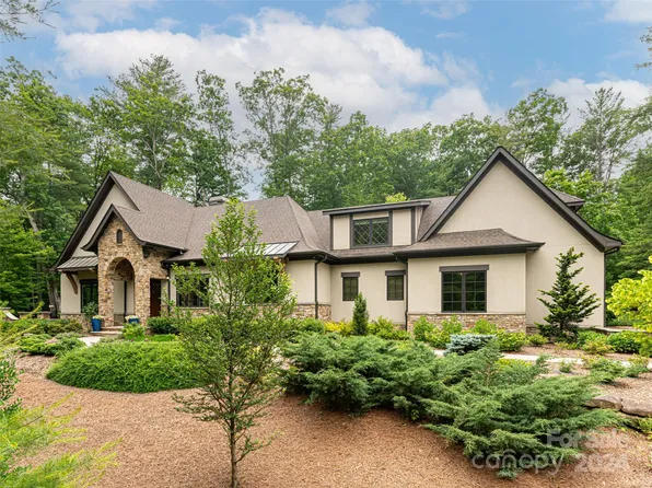 8 Chauncey Cir, Asheville, NC 28803