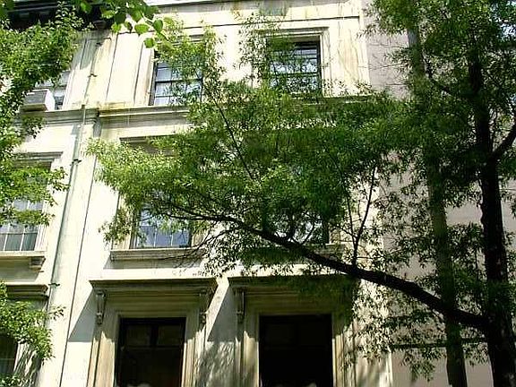 5th image of 23 E 81st St APT 4