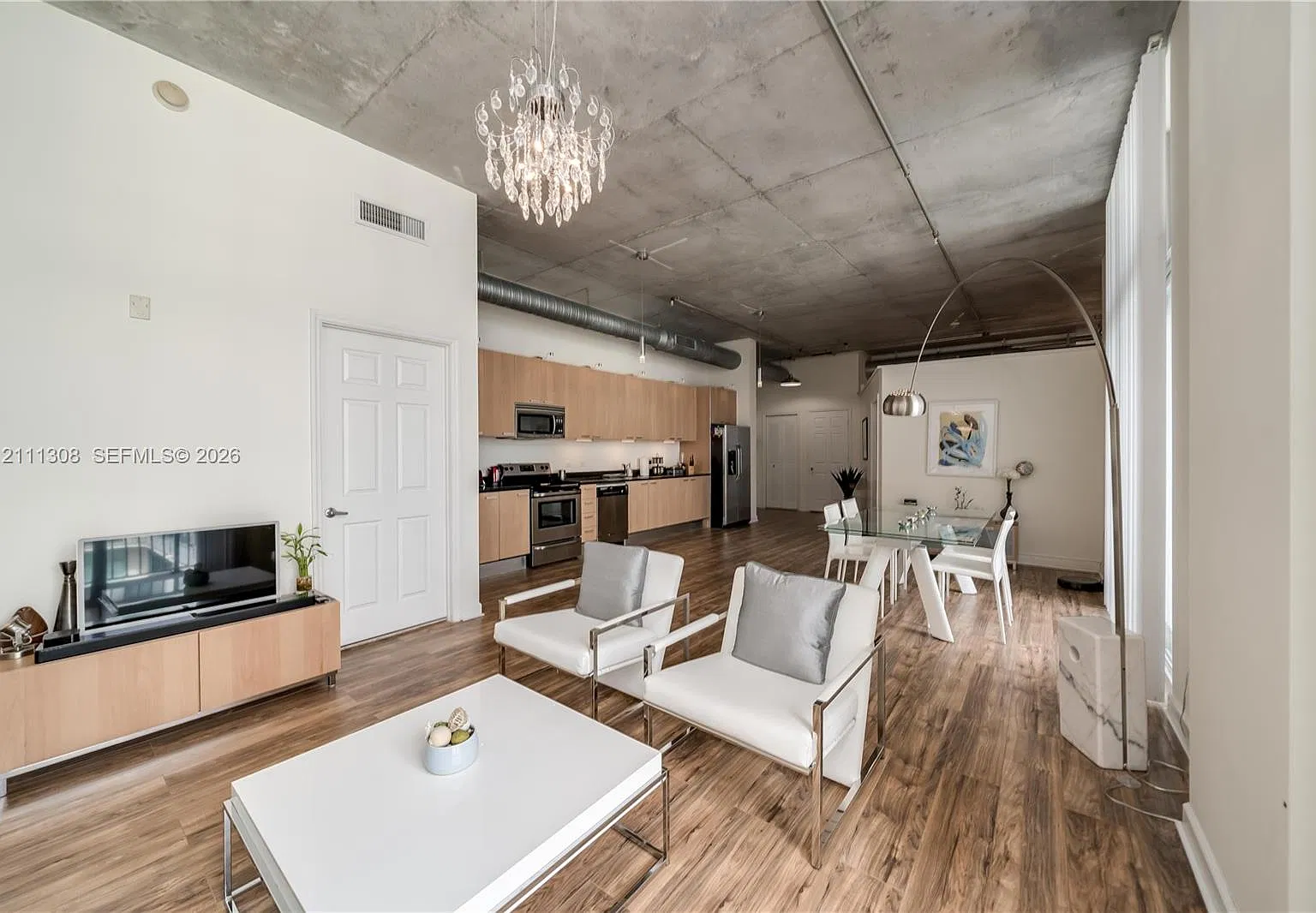 Lofts At Hollywood Statio — Photo 2