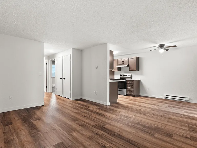 1 Bed 1 Bath - 740 Sq Ft 1 Bed 1 Bath - 740 Sq Ft