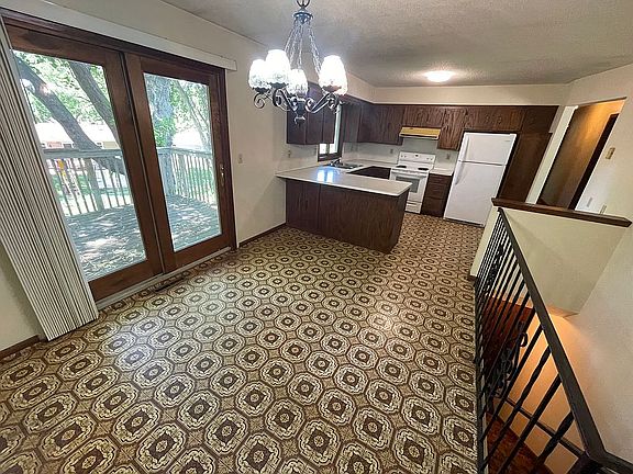 5th image of 16398 Mandan Ave SE