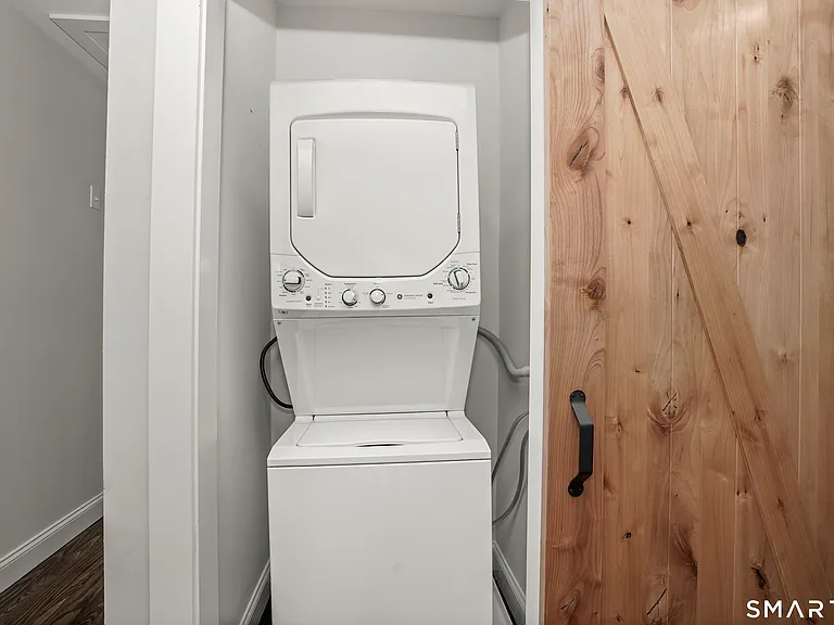 174 Coram Ave #3 — Photo 9