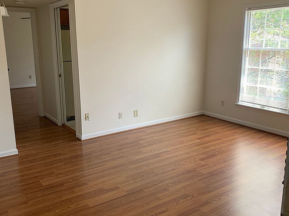 3rd image of 310 N Hite Ave Unit 4