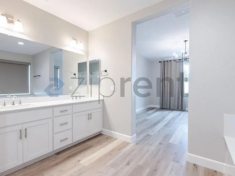 2776 Elderberry St — Photo 25