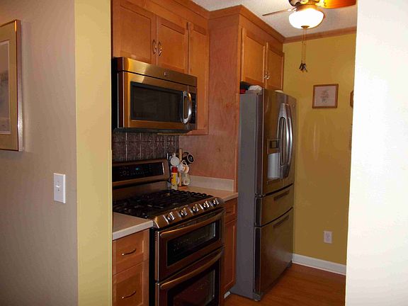2nd image of 2039 Burbridge Ln