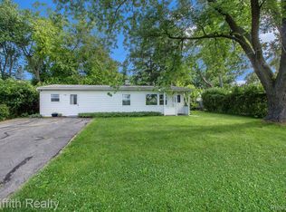 9441 Old Lee Rd, Brighton, MI 48116