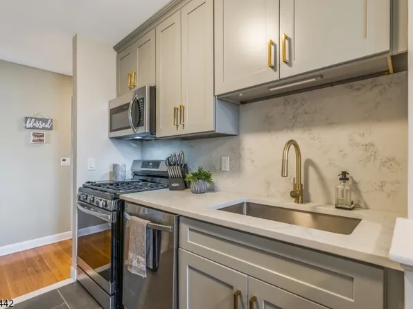 605 Grove St BLDG L #15, Clifton City, NJ 07013