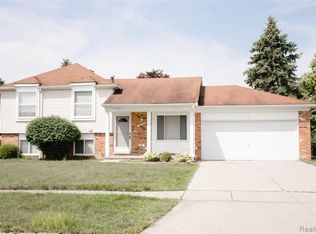 3875 Highland Dr, Troy, MI 48083