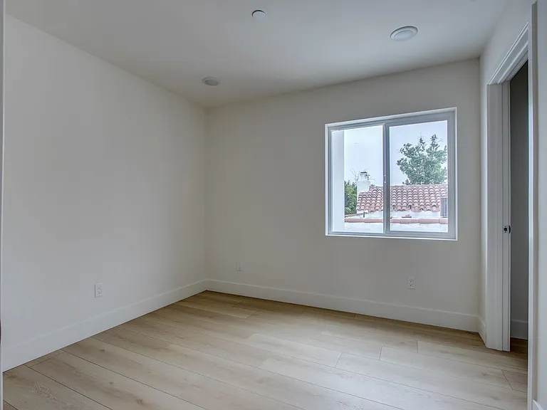 4346 W Country Club Dr #42461 — Photo 7