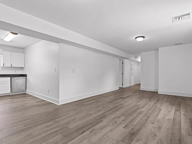 200 S Aster Ave #C — Photo 11