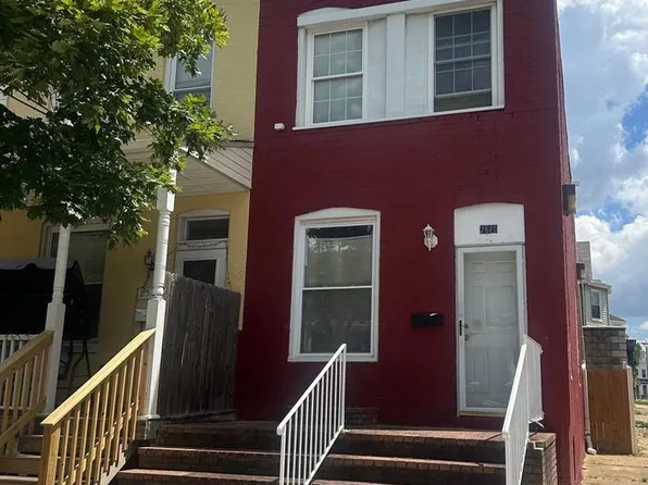 2525 Barclay St, Baltimore, MD 21218