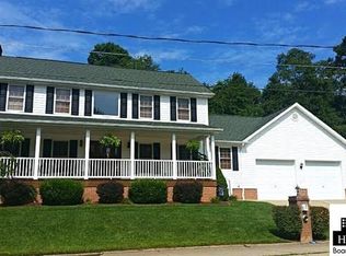 12 Red Bud Ln, Huntington, WV 25701
