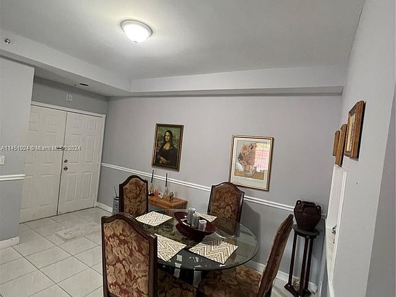 5th image of 323 Navarre Ave APT 301