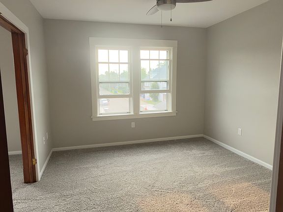 5th image of 1015 Abbott Rd Floor 2