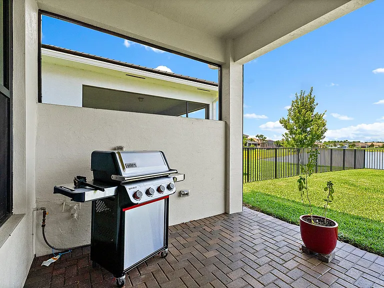 15883 Key Biscayne Ln — Photo 26