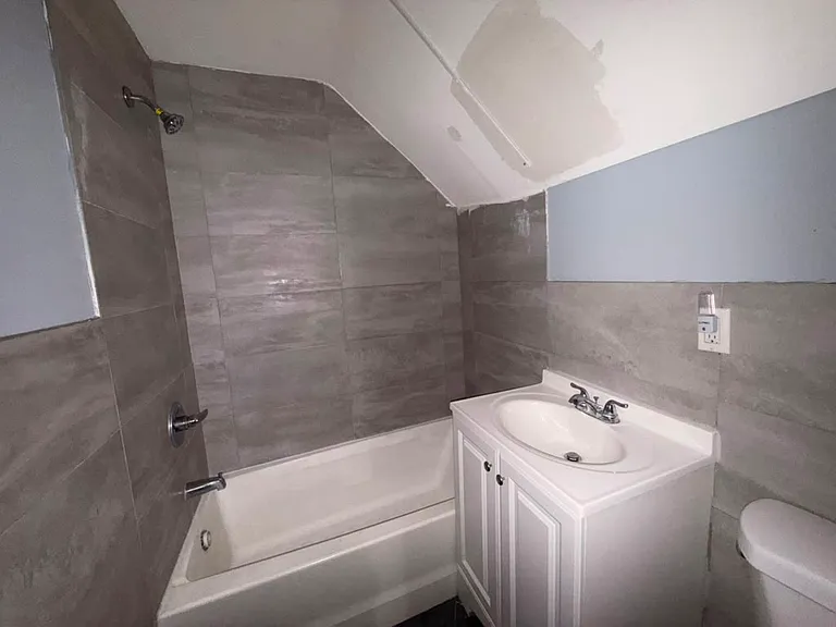 170 Greenwood Ave #2 — Photo 7