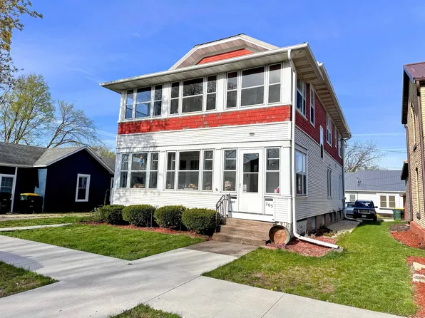 205-207 S Beaumont Rd, Prairie Du Chien, WI 53821
