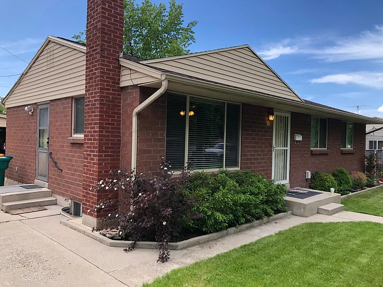 379 N 250 E — Photo 1