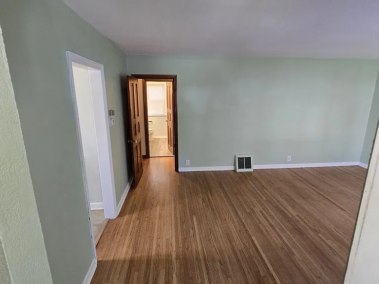 23821 W Amboy St — Photo 2