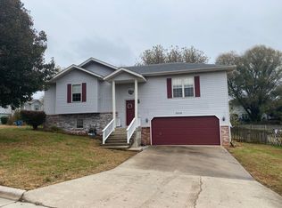 2604 S Lotus St, Ozark, MO 65721