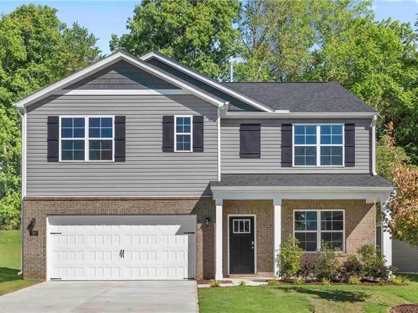 2716 Luxborough Ln, Mebane, NC 27302