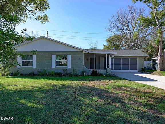 2nd image of 1082 Wexford Way
