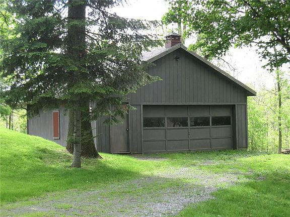 3rd image of 10 Whitford Dr