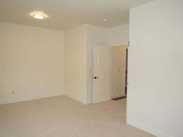 4139 NW Twilight Ter — Photo 37