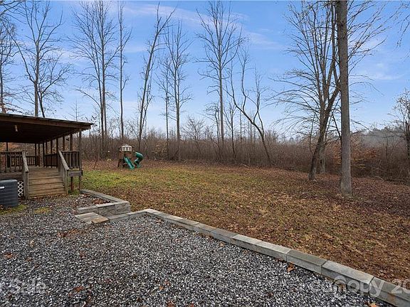 5th image of 231 Hickory Nut Dr