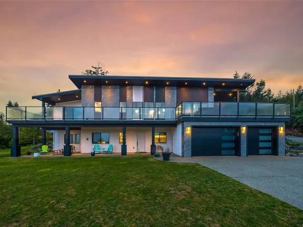 1704 Warn Way, Nanaimo, BC V9K 2S3