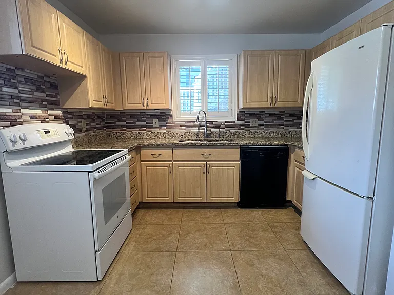 4146 Plantation Cove Dr #404 — Photo 26