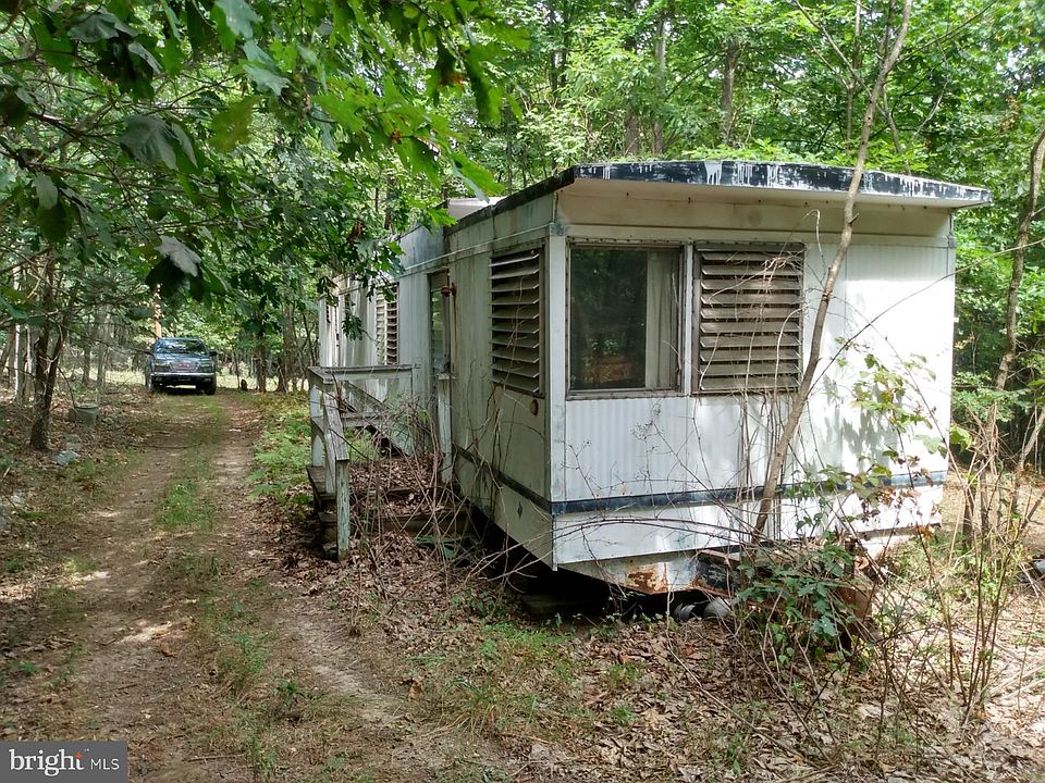 1st image of Roberts Ln