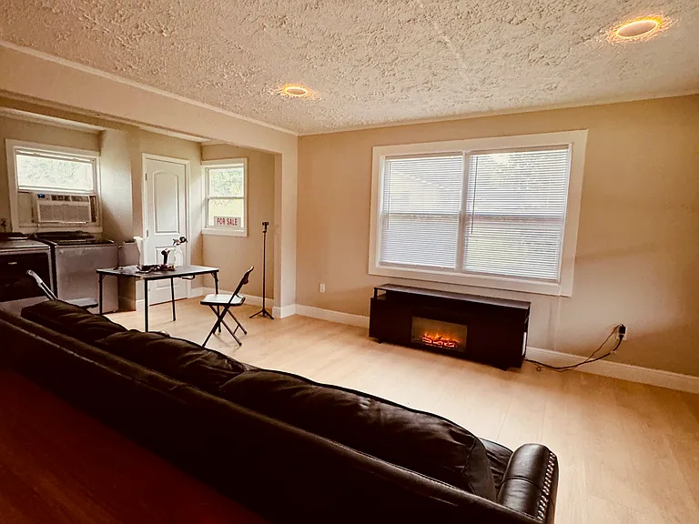 4910 Huppel Ave — Photo 4