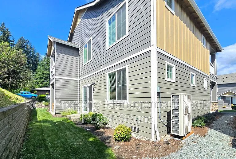 8303 Gilman Way — Photo 23