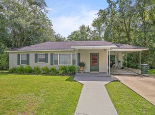 155 Persimmon St, Jesup, GA 31545